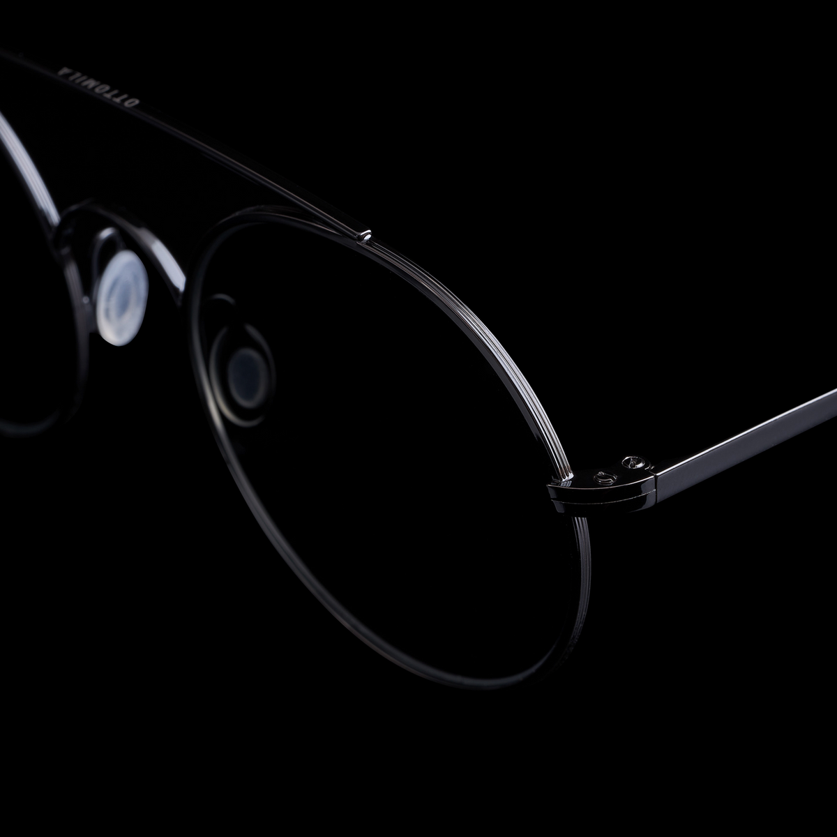 8000 8M6 BLACK